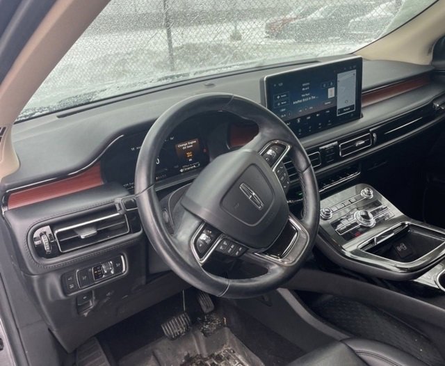 Used 2022 Lincoln Nautilus Reserve image 6