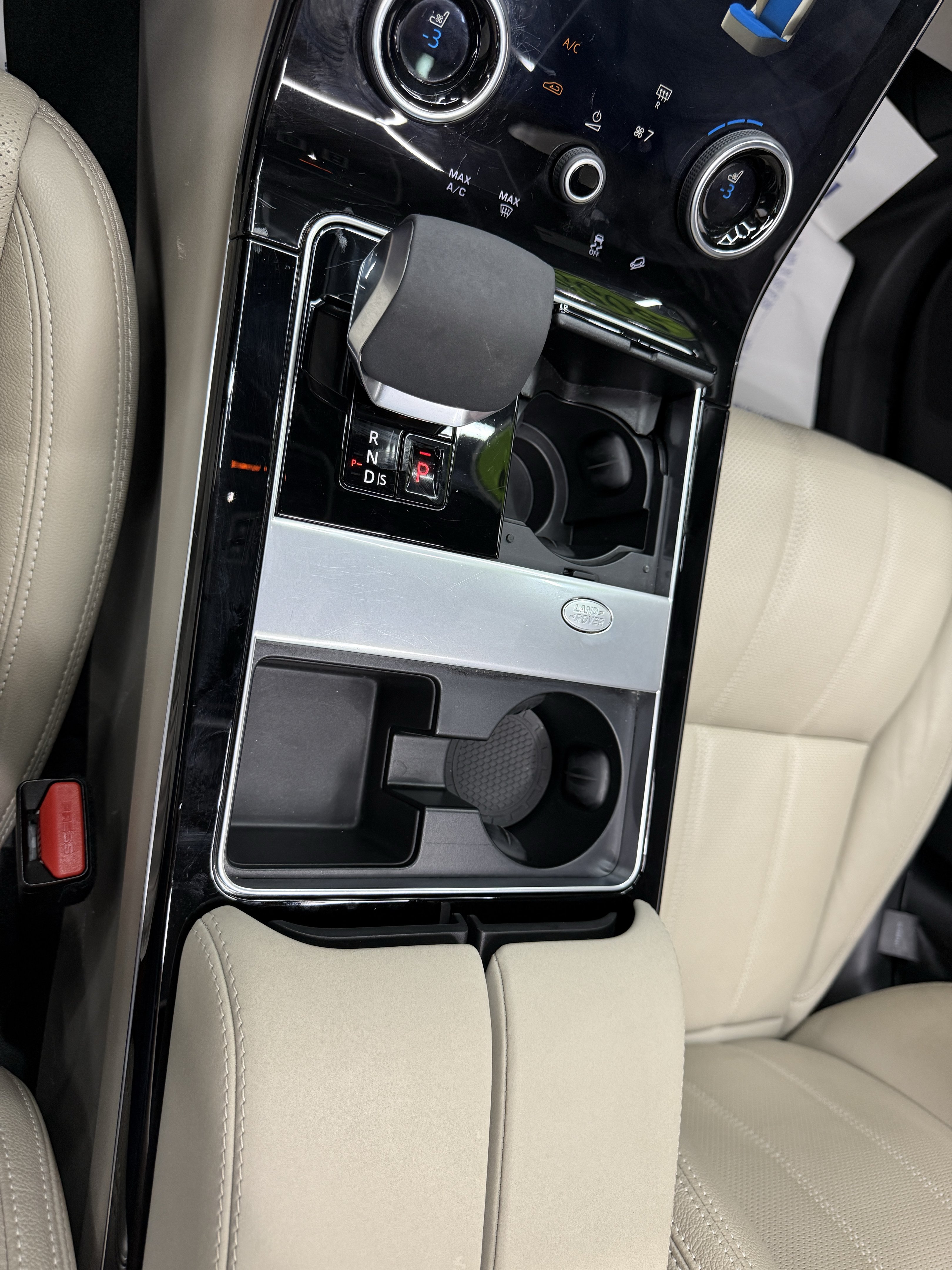 Used 2022 Land Rover Range Rover Velar R-Dynamic S AWD/4WD image 20