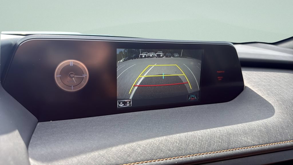 Used 2021 Lexus UX 200 w/ Premium Package FWD image 18