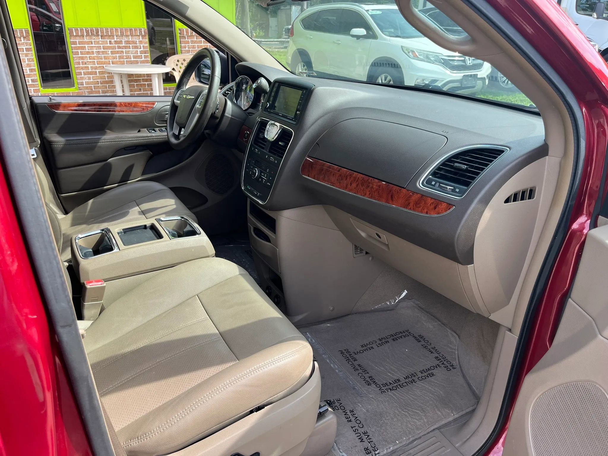 Used 2015 Chrysler Town & Country Touring-L w/ Driver Convenience Group FWD image 30