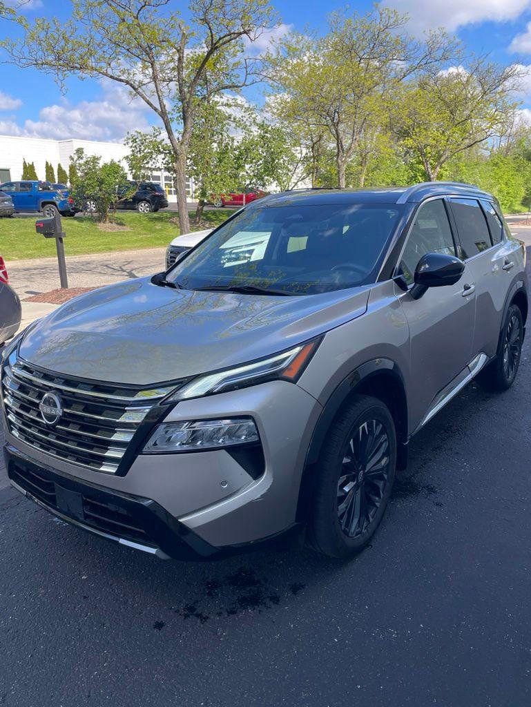 Used 2024 Nissan Rogue Platinum w/ Platinum Premium Package AWD/4WD image 1