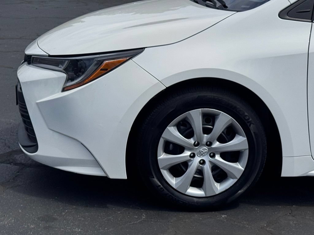 Used 2024 Toyota Corolla LE FWD image 32