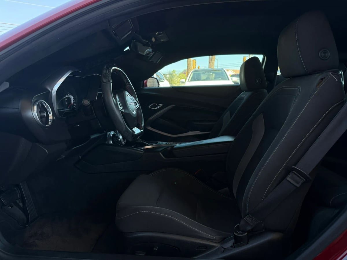Used 2018 Chevrolet Camaro SS RWD image 39