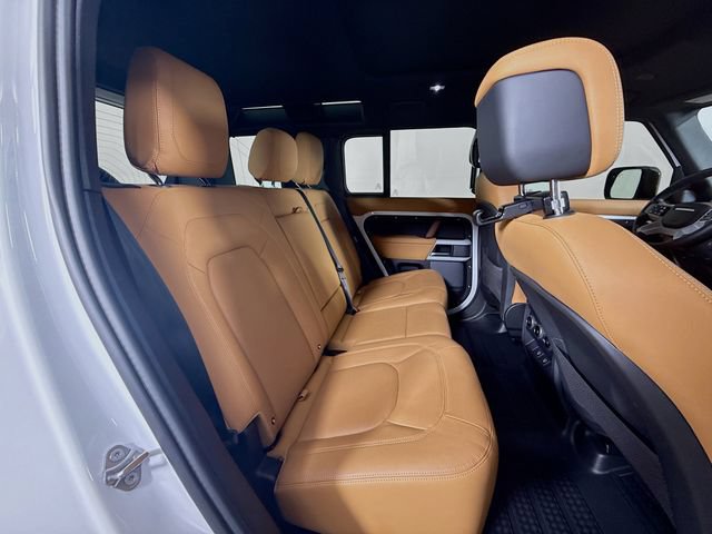 Certified 2024 Land Rover Defender 110 SE AWD/4WD image 29