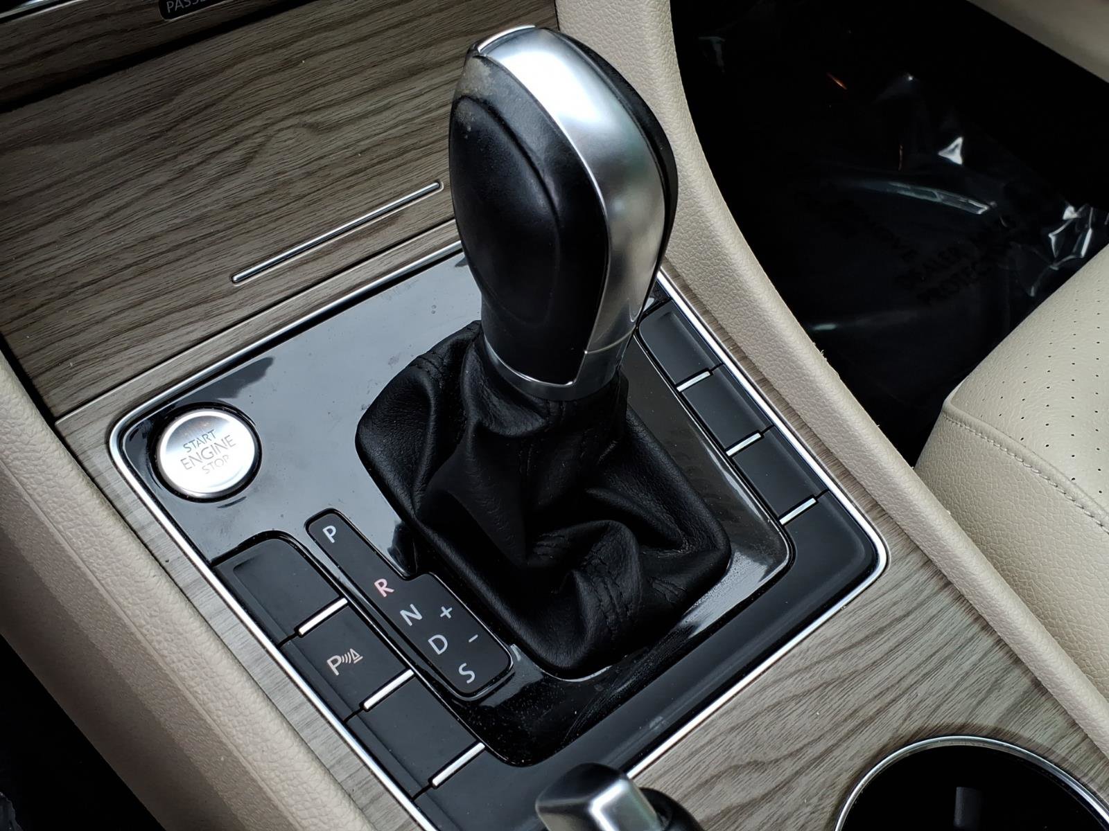 Used 2017 Volkswagen Passat 1.8T SE image 31