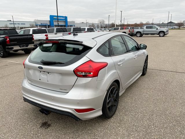 Used 2015 Ford Focus SE w/ SE Sport Package FWD image 17