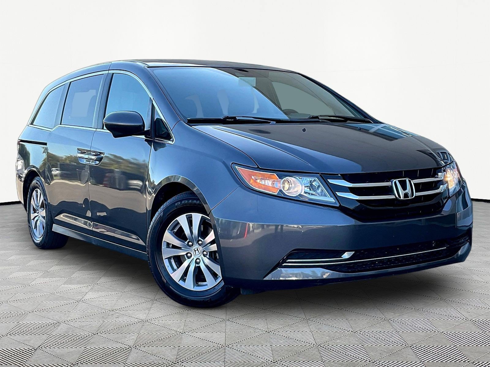 Used 2017 Honda Odyssey EX-L image 3
