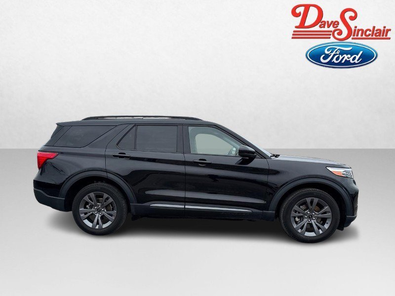 Used 2022 Ford Explorer XLT w/ Equipment Group 202A image 5