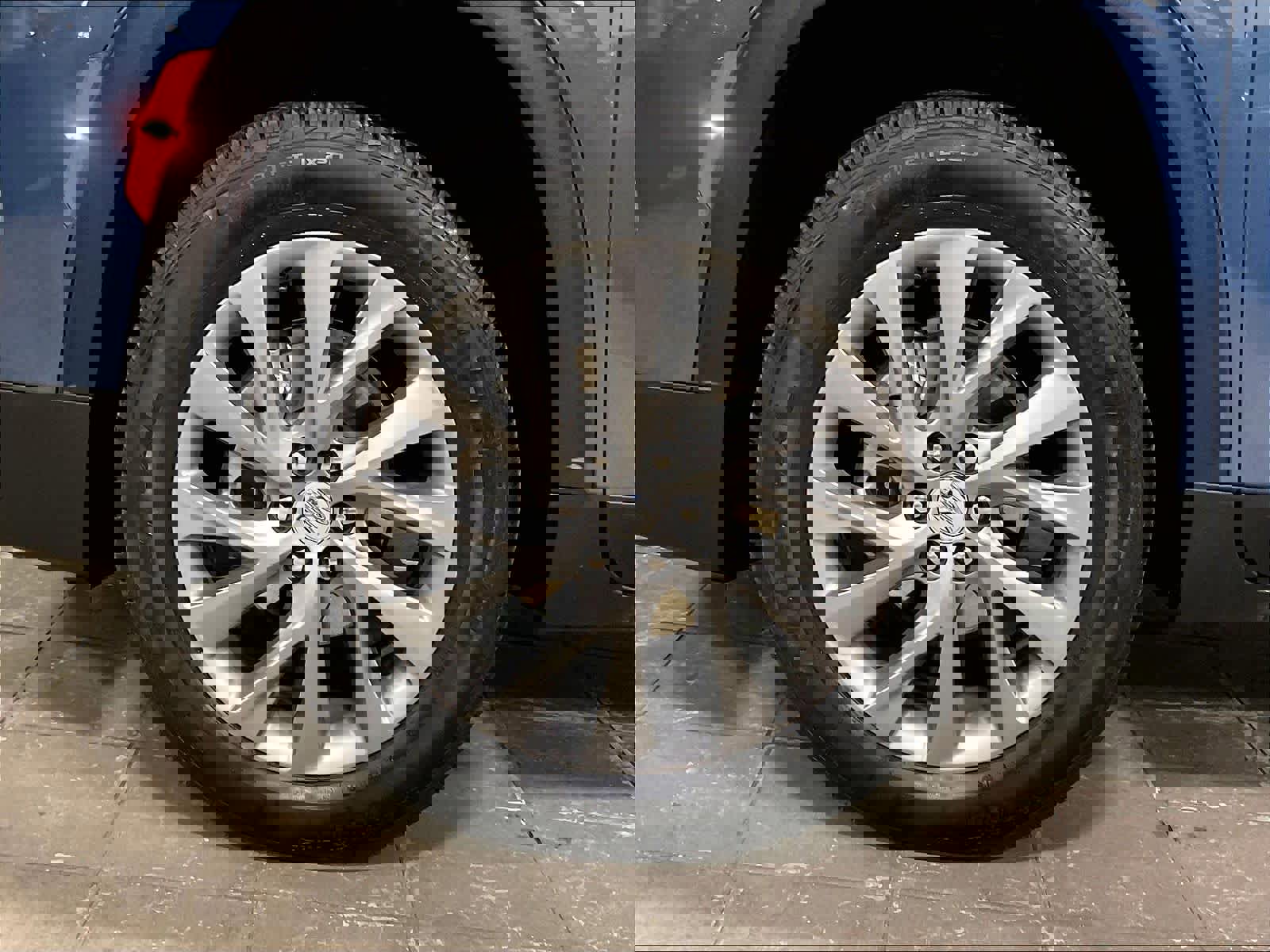 Used 2025 Buick Enclave Preferred image 7