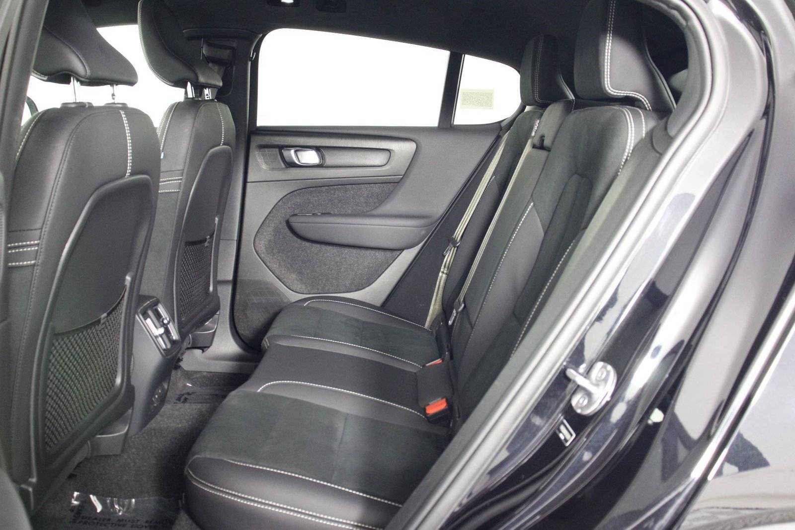 Certified 2023 Volvo C40 P8 Recharge Ultimate w/ Protection Package Premier AWD/4WD image 30