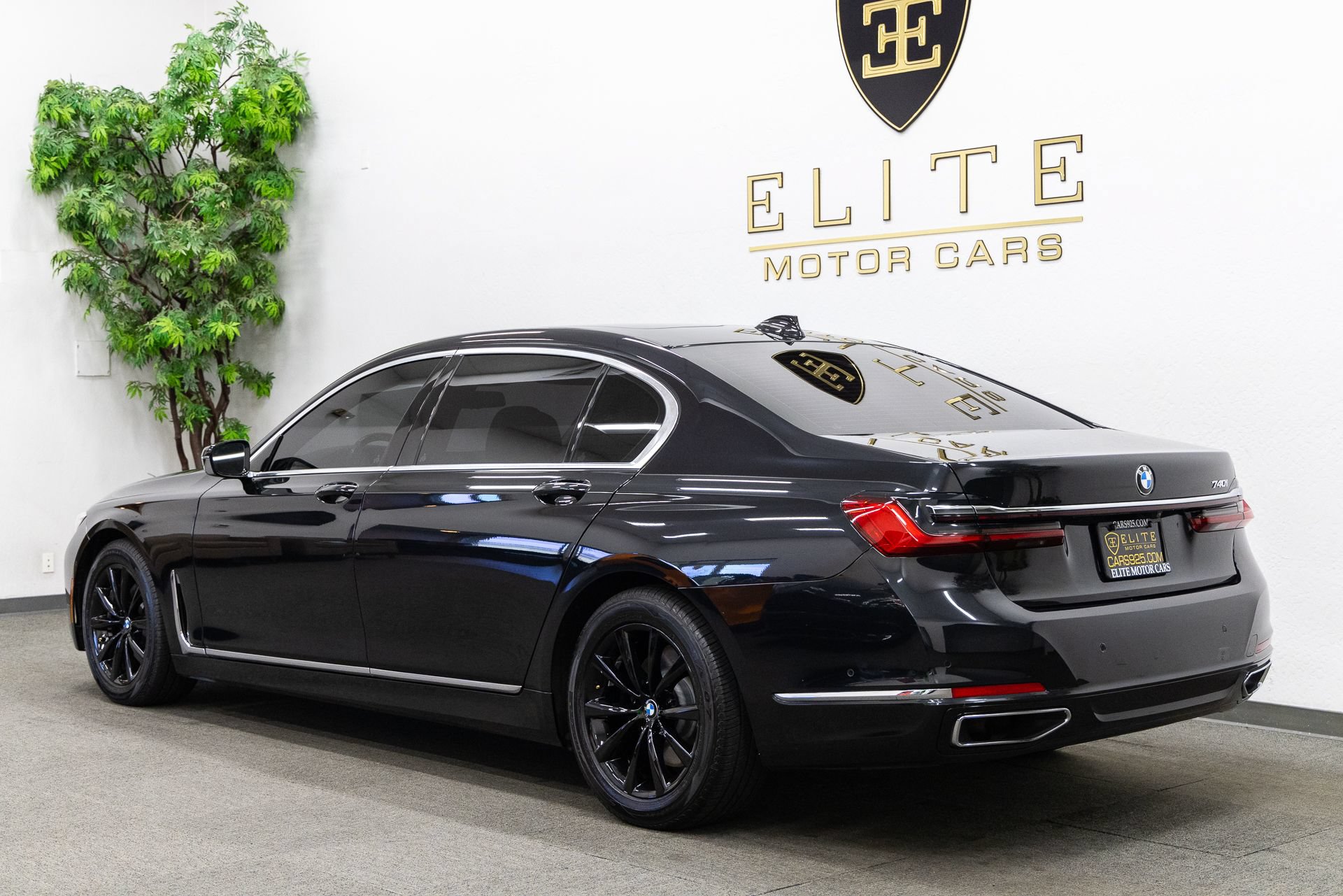 Used 2021 BMW 740i RWD image 3