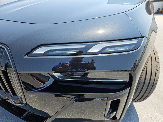 New 2025 BMW i7 xDrive60 image 32