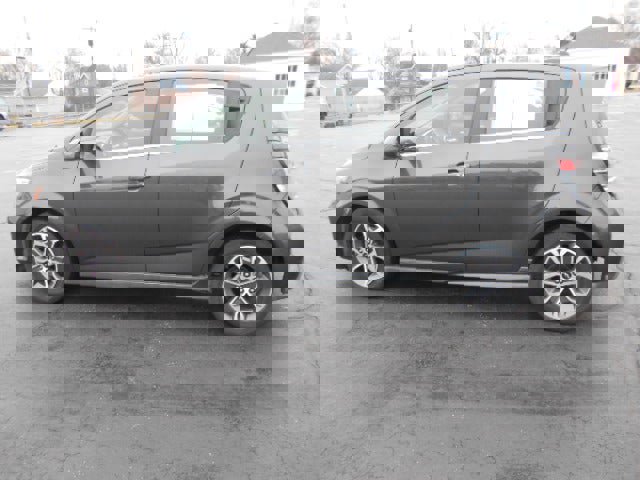 Used 2019 Chevrolet Sonic LT w/ Convenience Package image 2