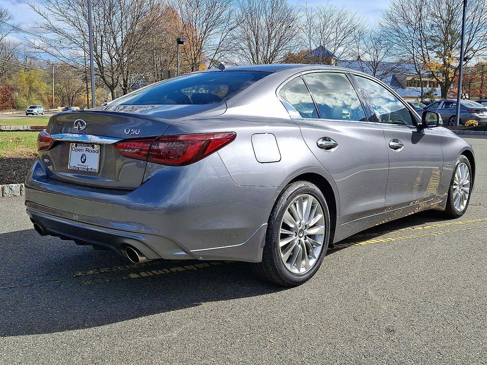 Used 2019 INFINITI Q50 Luxe w/ Essential Package (3.0T Luxe) image 6
