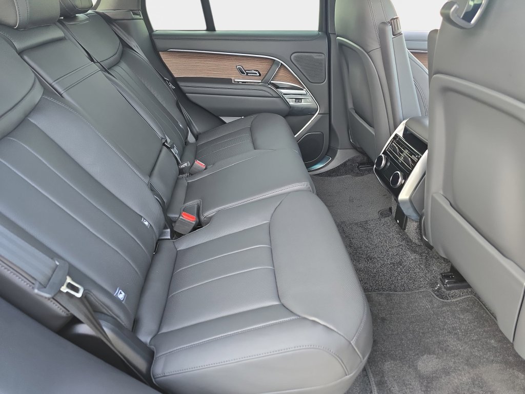 New 2026 Land Rover Range Rover SE AWD/4WD image 11