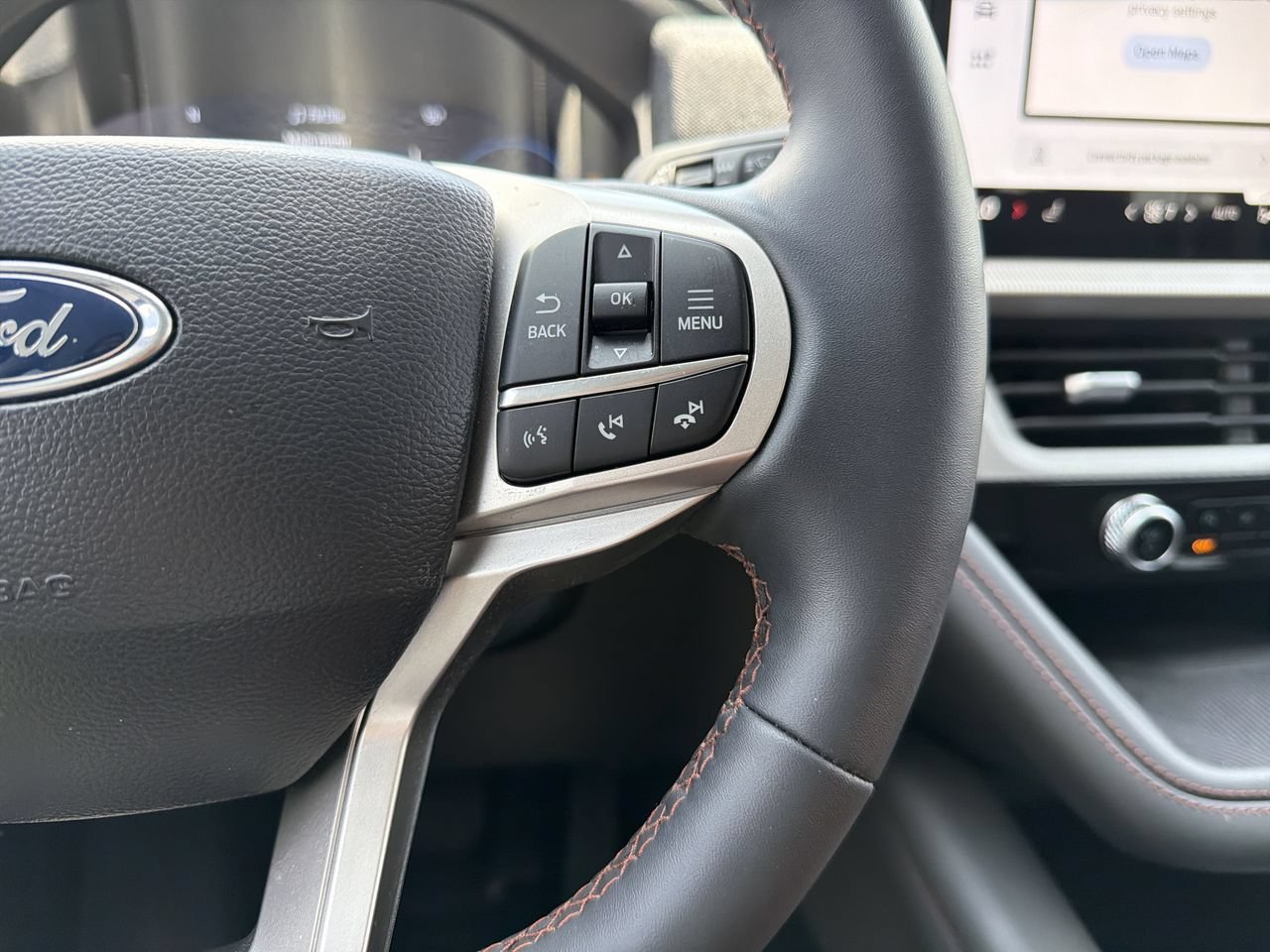 Certified 2025 Ford Explorer Active RWD image 28