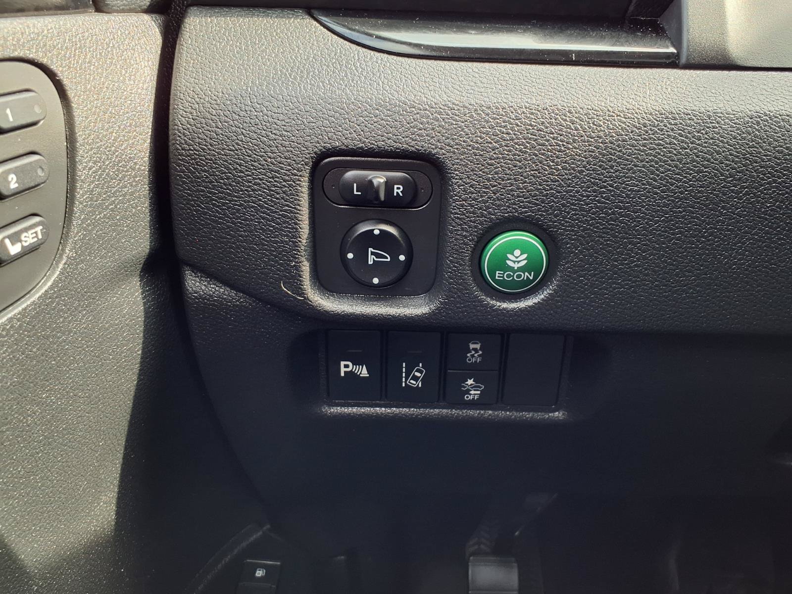 Certified 2017 Honda Pilot Touring image 10