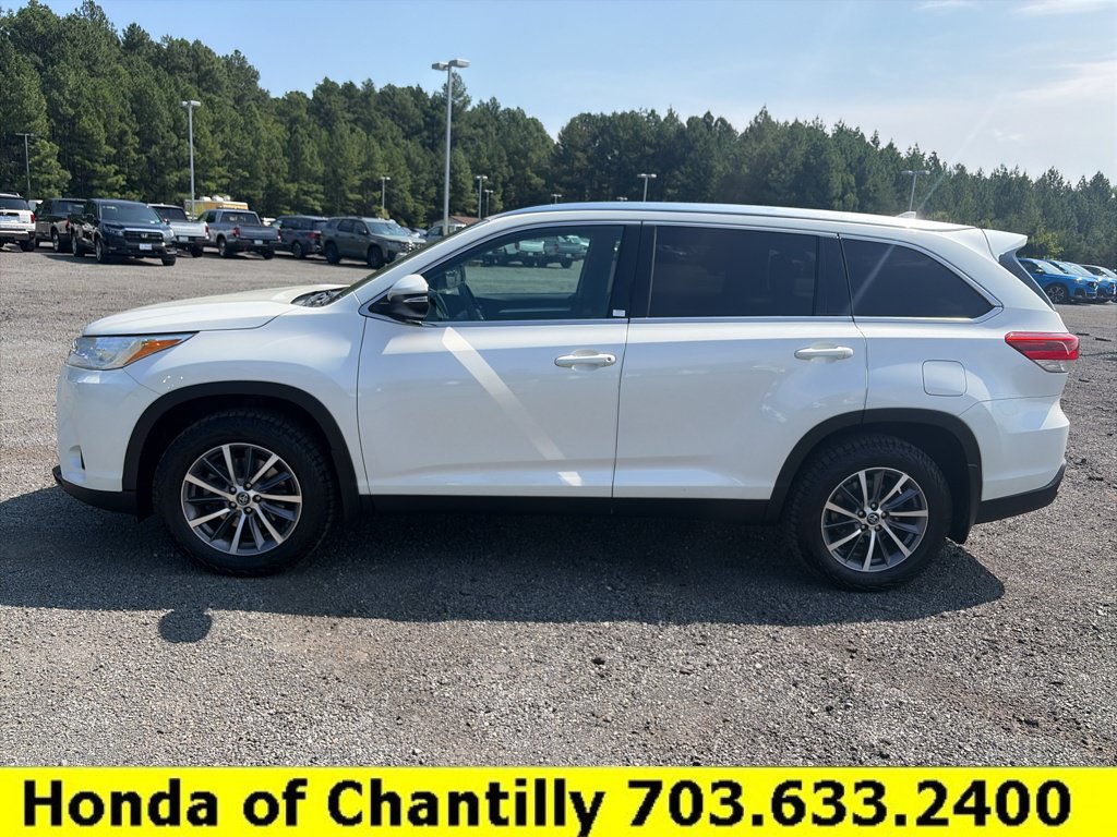 Used 2019 Toyota Highlander XLE AWD/4WD image 4