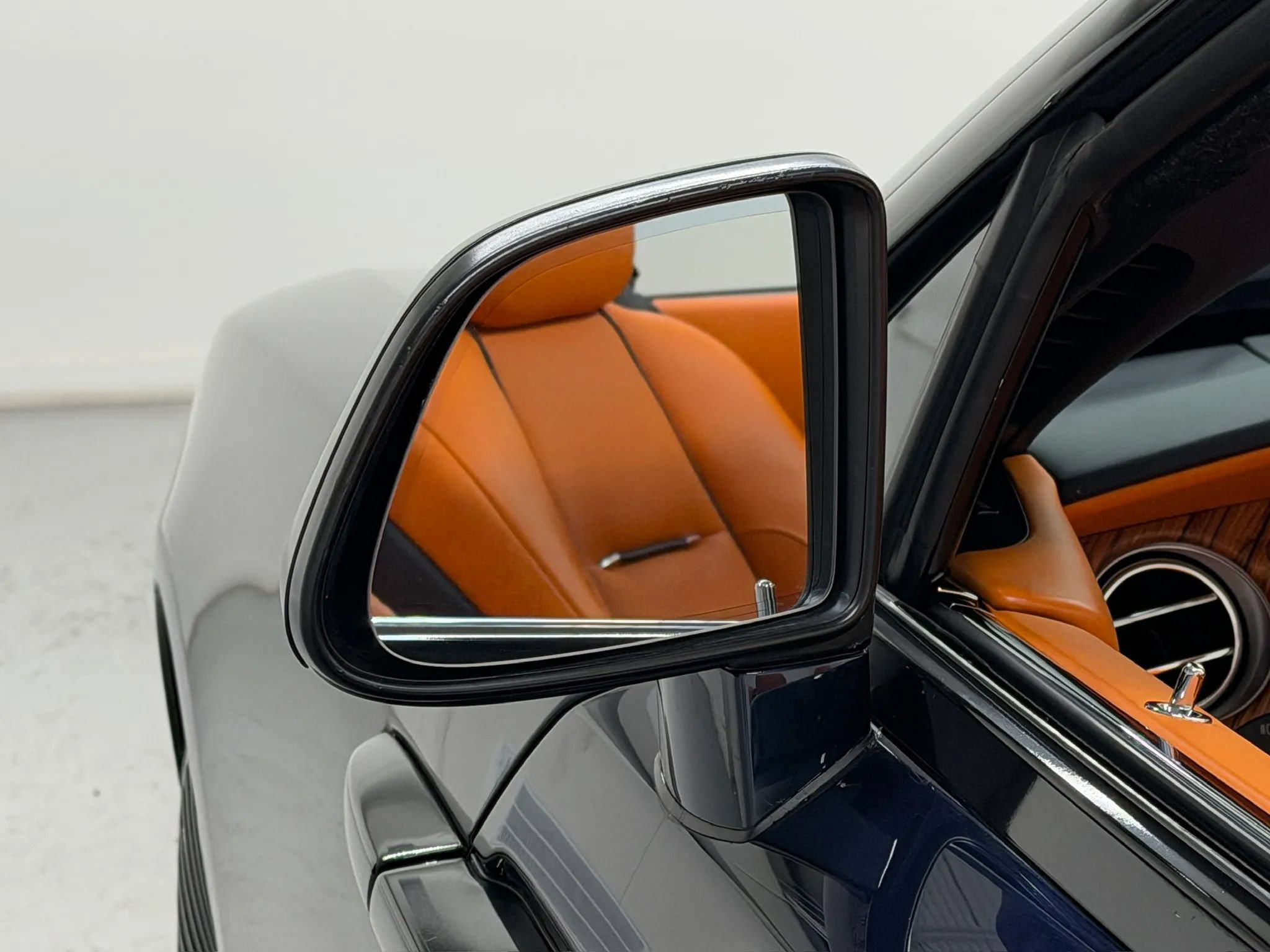 Used 2017 Rolls-Royce Dawn RWD image 89
