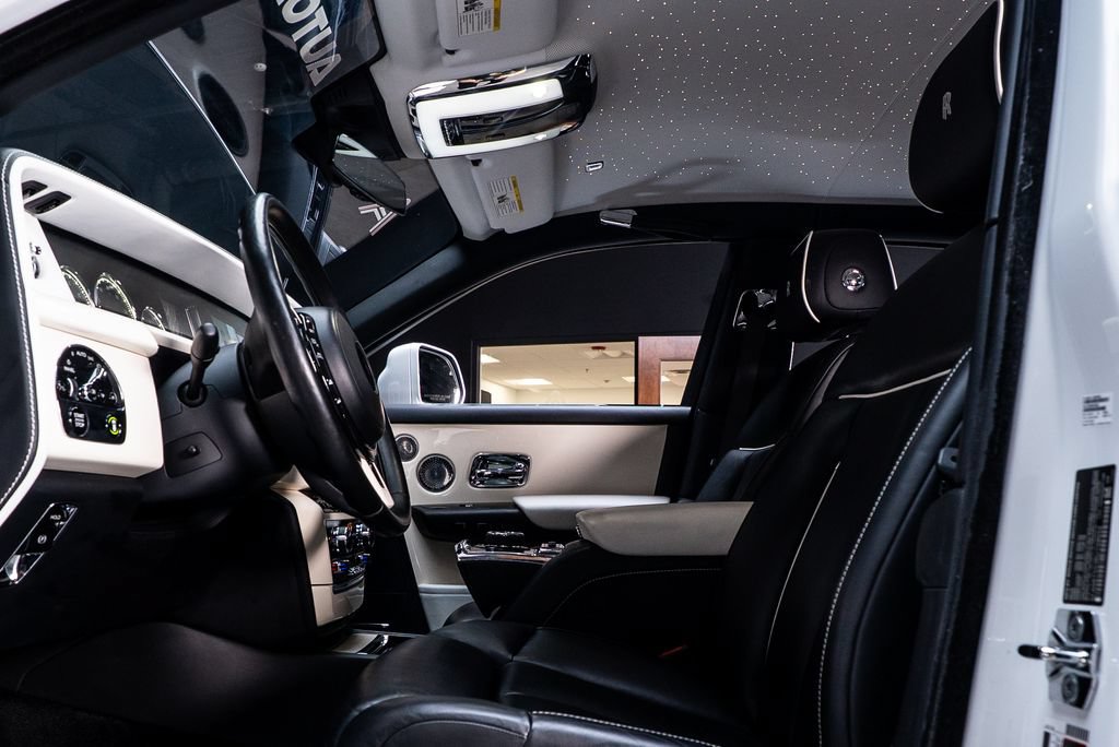 Used 2019 Rolls-Royce Phantom Sedan RWD image 30