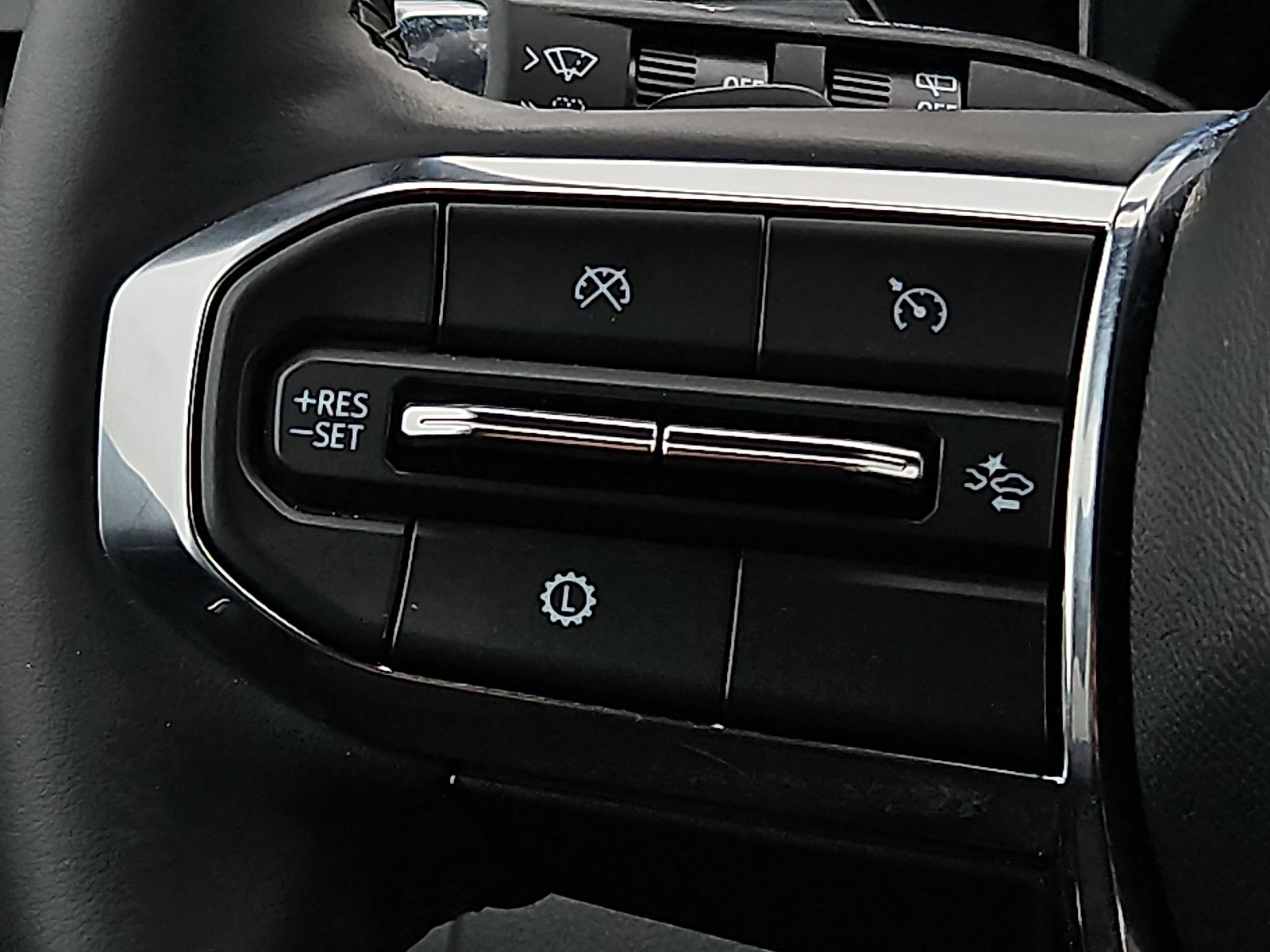 Certified 2025 GMC Acadia Elevation image 21