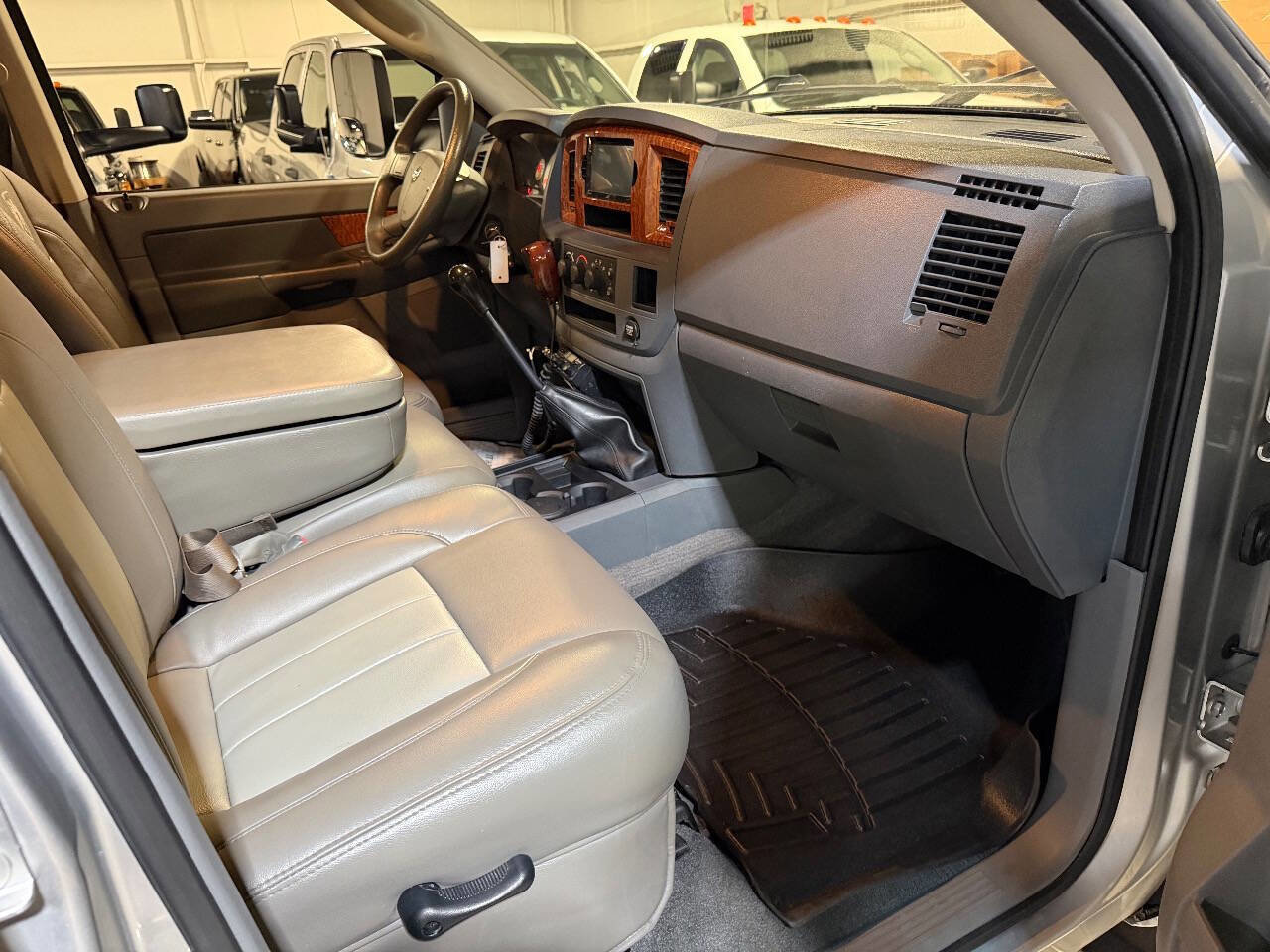 Used 2006 Dodge Ram 3500 Truck SLT AWD/4WD image 46