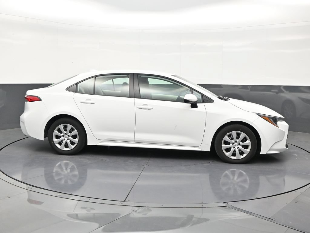 Used 2025 Toyota Corolla LE FWD image 6