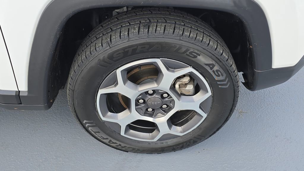 Used 2022 Jeep Compass Trailhawk image 9