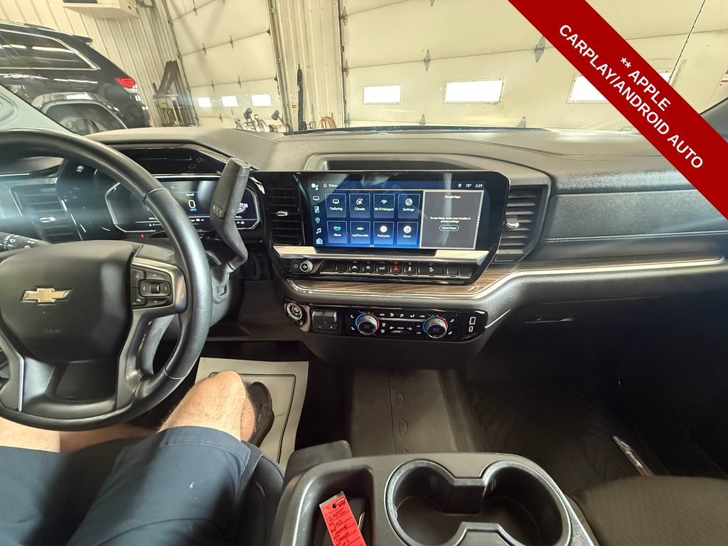 Used 2023 Chevrolet Silverado 1500 LT AWD/4WD image 23