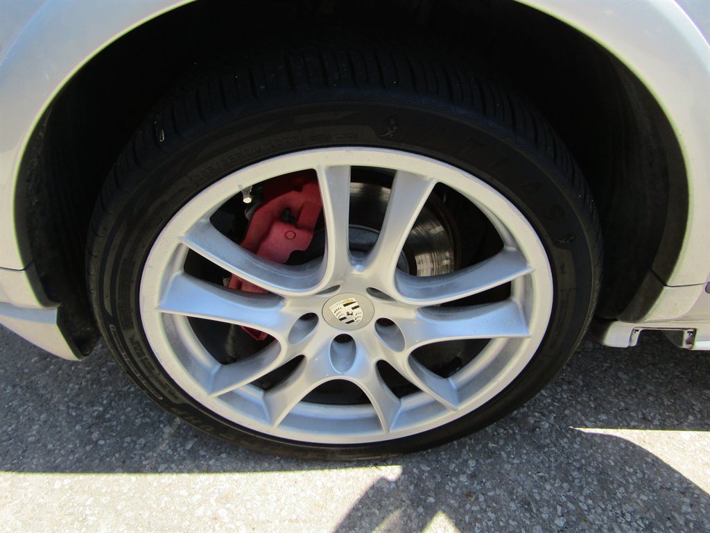 Used 2010 Porsche Cayenne GTS AWD/4WD image 14