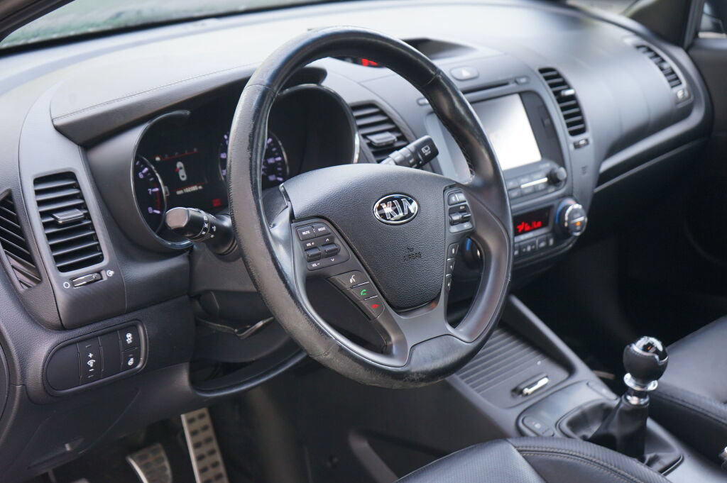 Used 2016 Kia Forte SX w/ Option Group 050 FWD image 14