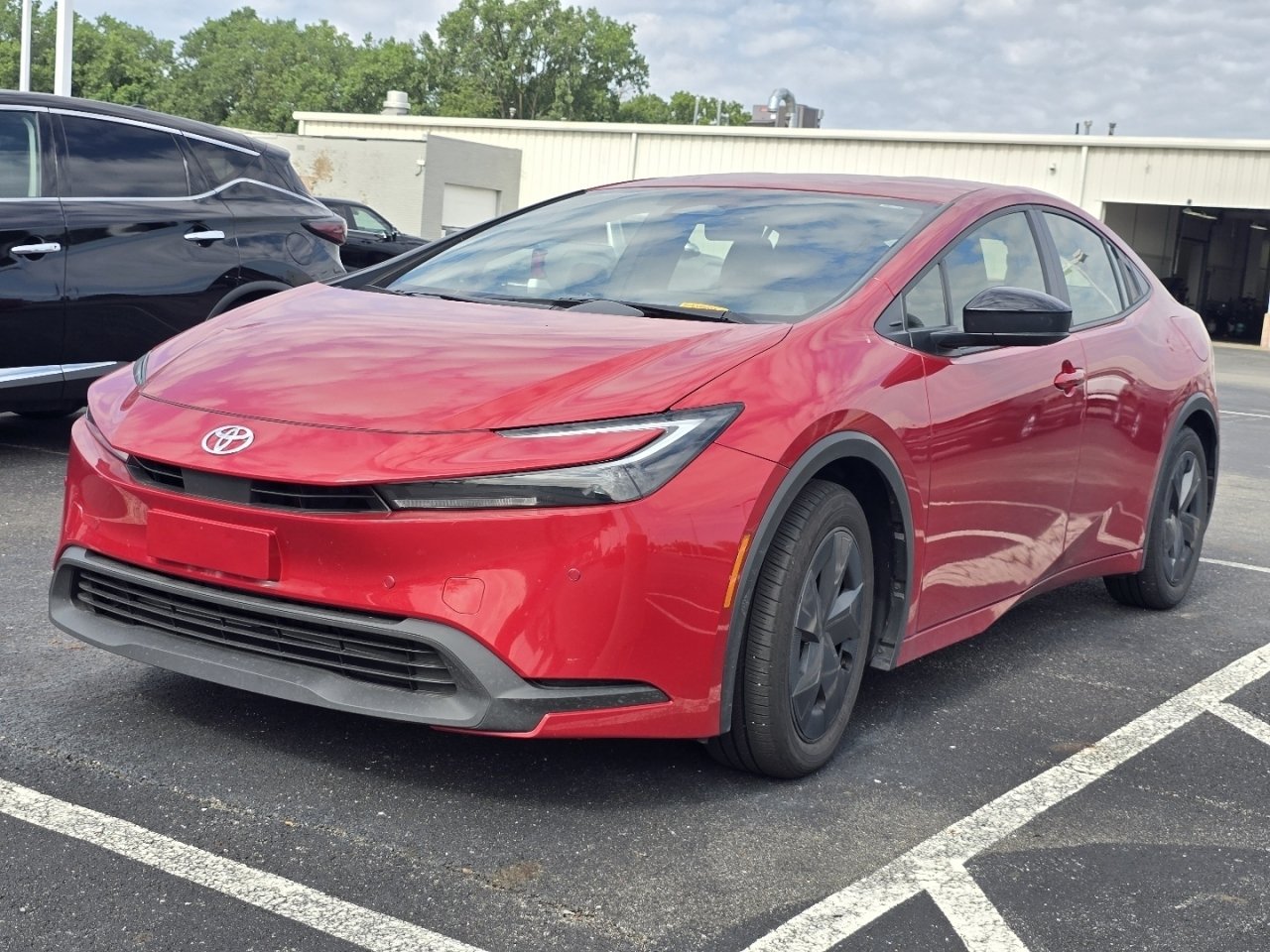 Used 2025 Toyota Prius LE FWD image 3