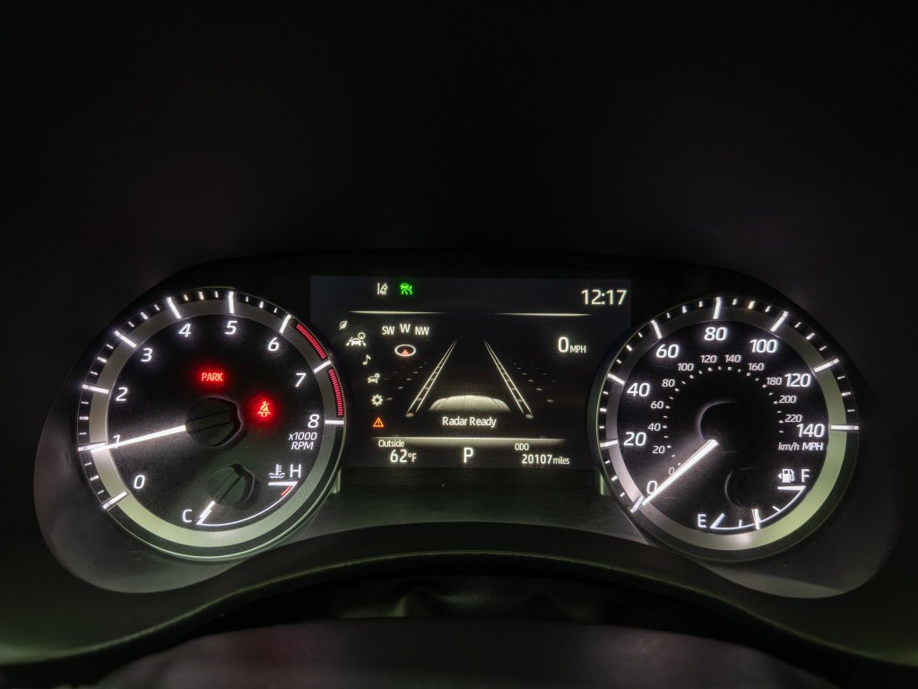 Used 2023 Toyota Highlander XLE AWD/4WD image 36