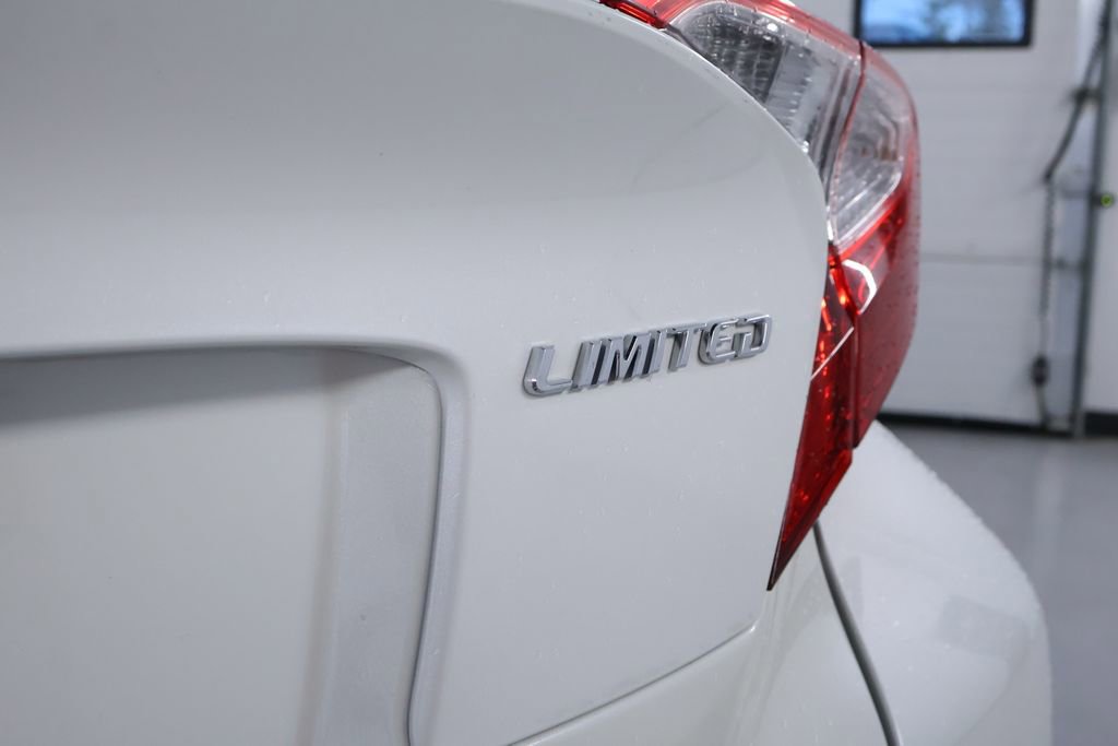 Used 2021 Toyota C-HR Limited image 11