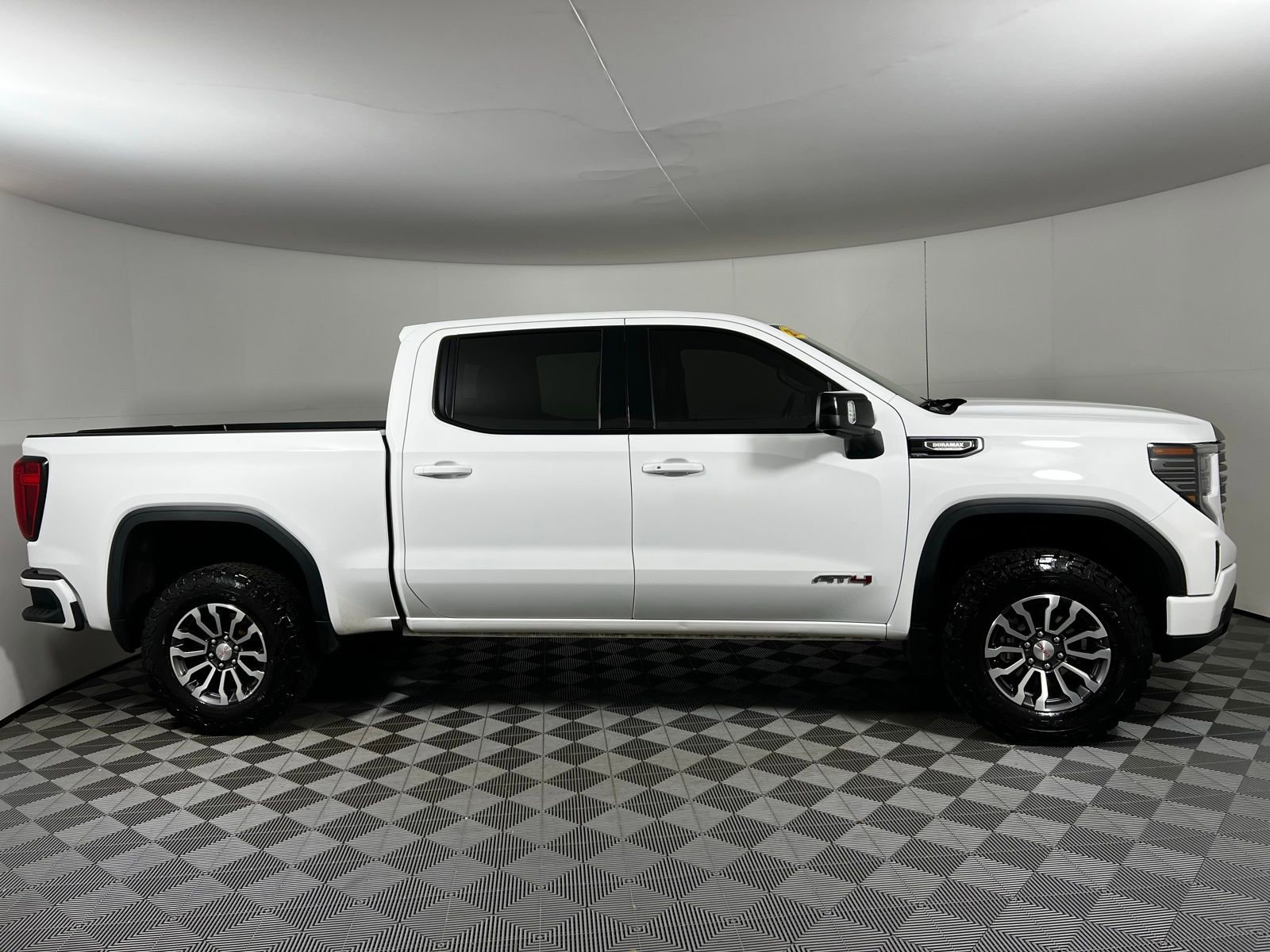 Used 2022 GMC Sierra 1500 AT4 w/ AT4 Preferred Package image 4