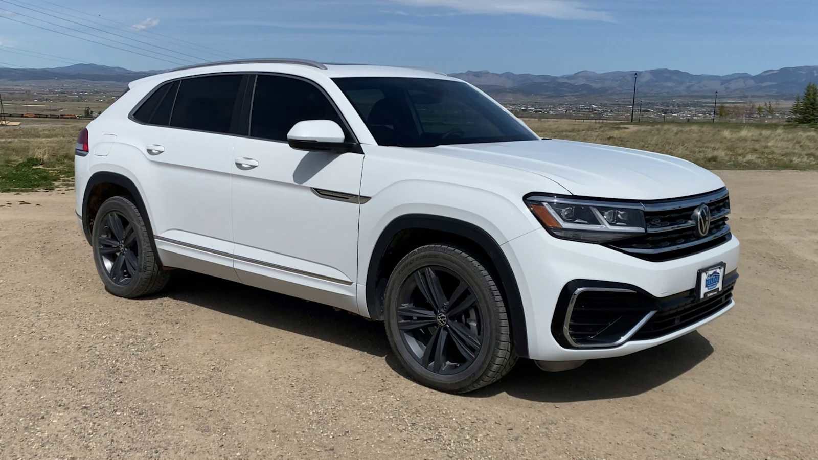 Used 2022 Volkswagen Atlas Cross Sport SEL R-Line image 2