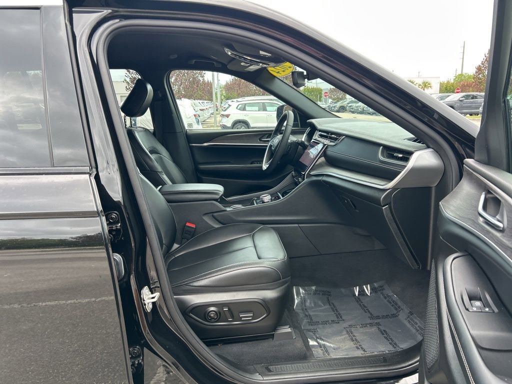 Used 2024 Jeep Grand Cherokee L Limited image 40