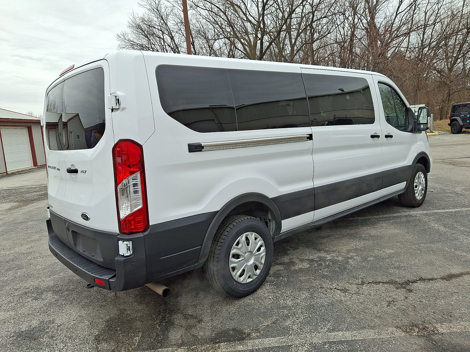 Used 2023 Ford Transit 350 XLT image 8