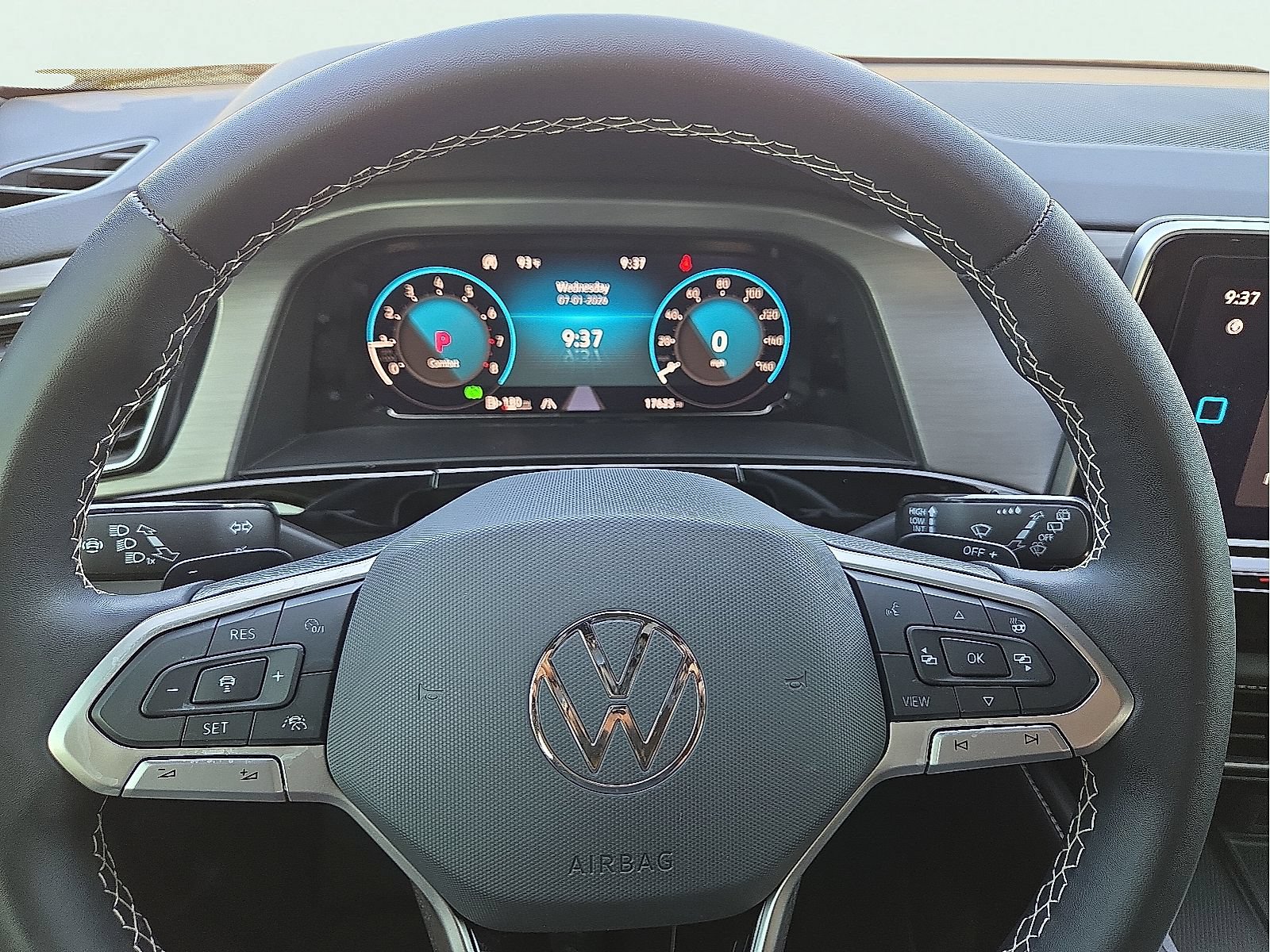 Used 2024 Volkswagen Atlas Cross Sport SE AWD/4WD image 24