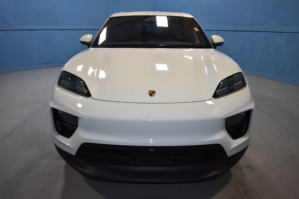 Certified 2025 Porsche Macan Electric image 20