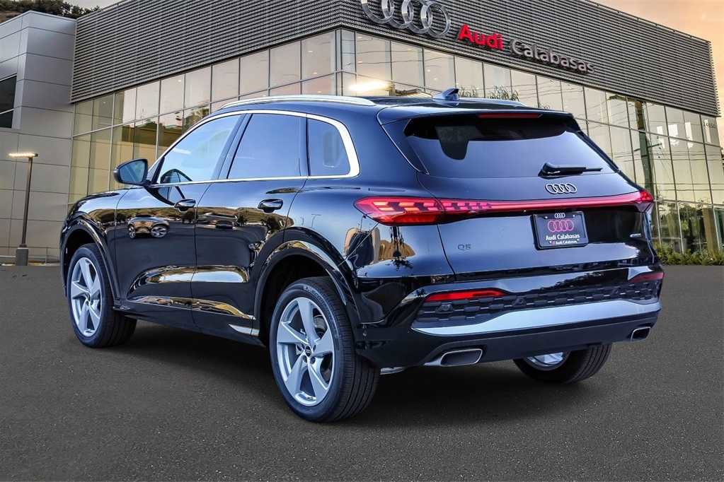 New 2025 Audi Q5 Premium Plus image 2