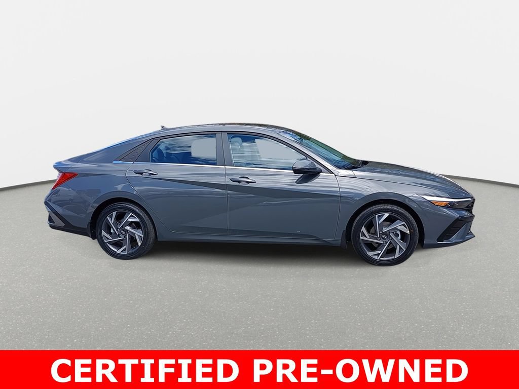 Certified 2025 Hyundai Elantra Limited FWD image 4
