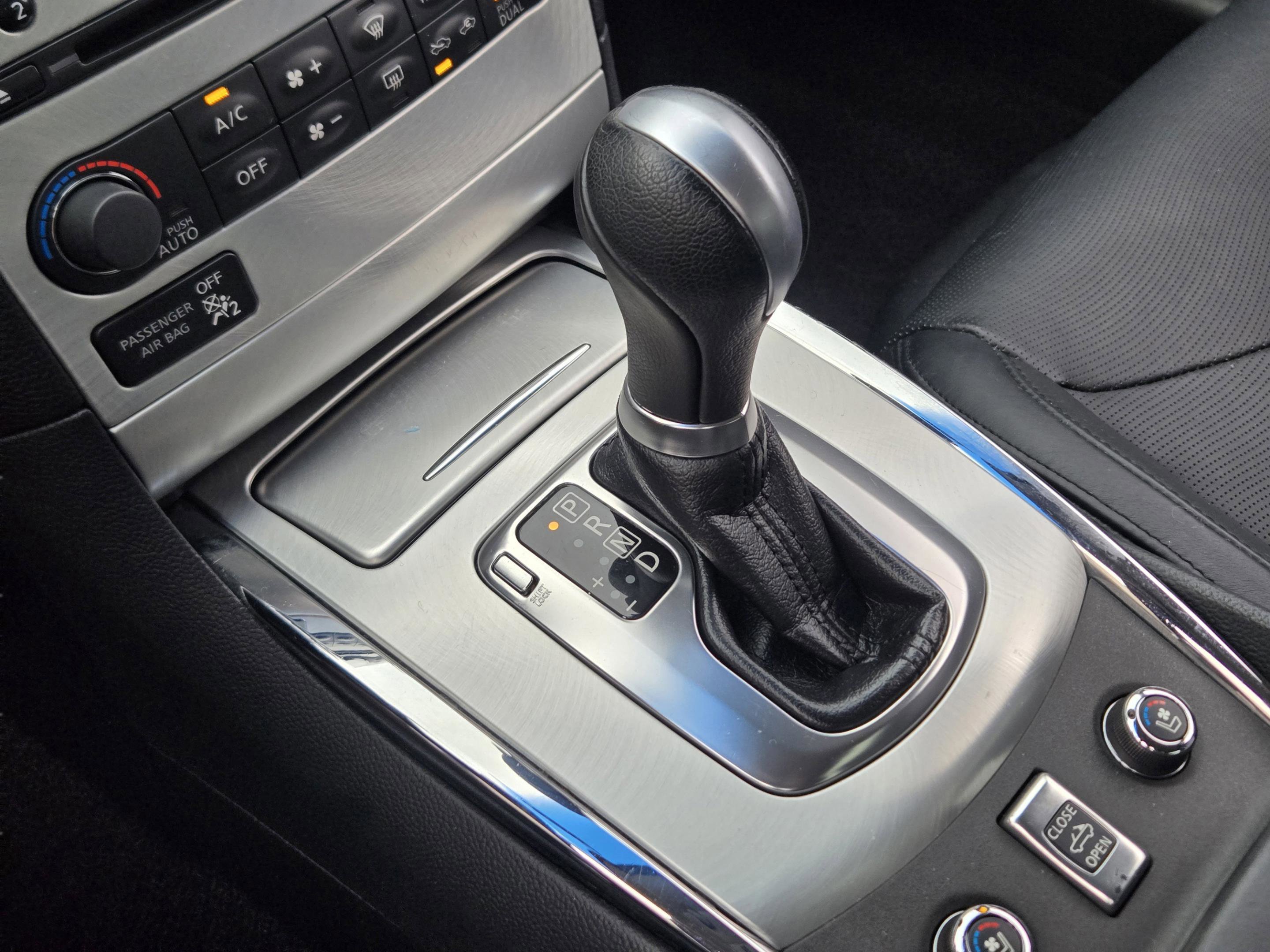 Used 2013 INFINITI G37 Sport w/ Premium Pkg image 25