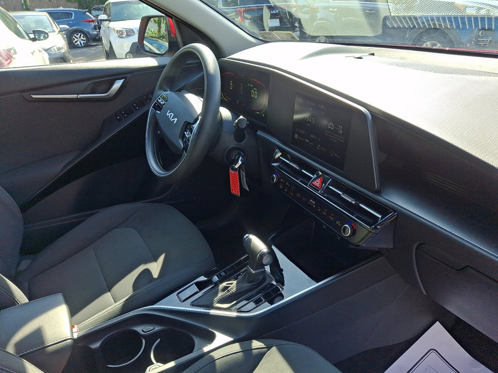 Used 2023 Kia Niro LX FWD image 18
