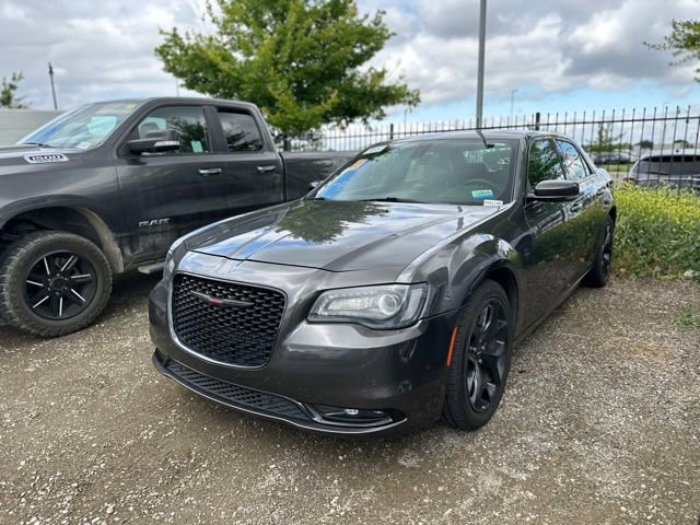 Used 2023 Chrysler 300 S RWD image 3