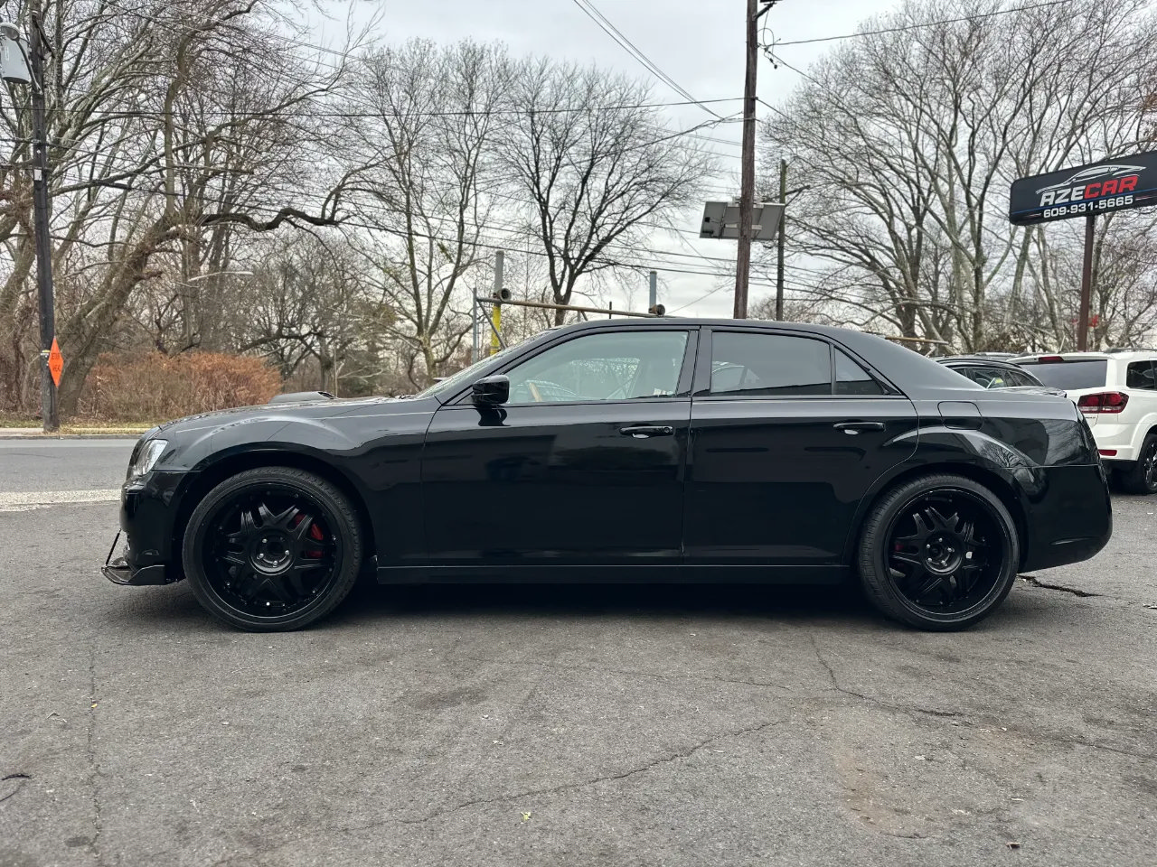 Used 2014 Chrysler 300 C RWD image 10