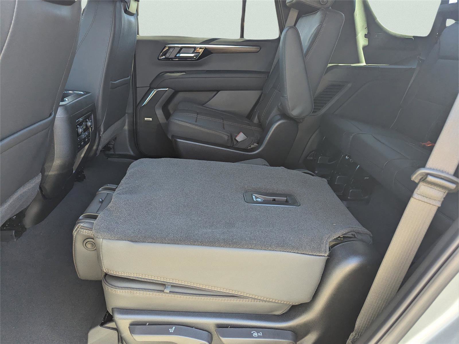 New 2026 Chevrolet Tahoe High Country image 15