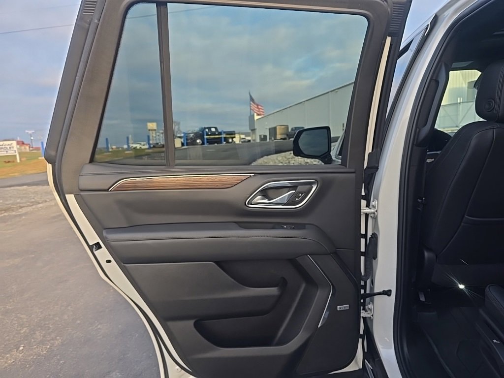 Used 2024 Chevrolet Tahoe High Country image 17