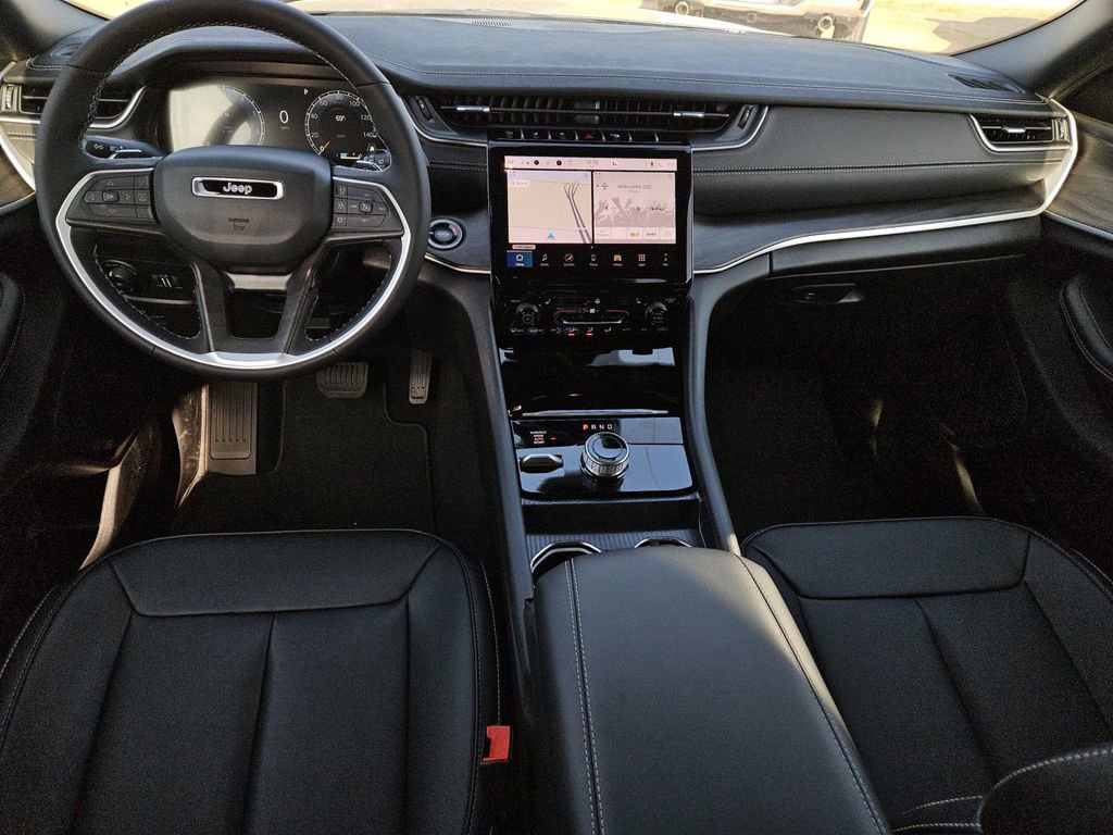 New 2025 Jeep Grand Cherokee Limited image 9