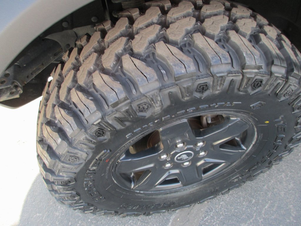 Used 2021 Ford Bronco Black Diamond image 12